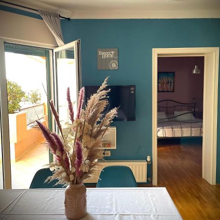 Waterfront Roko Apartment Подгора Екстериор снимка