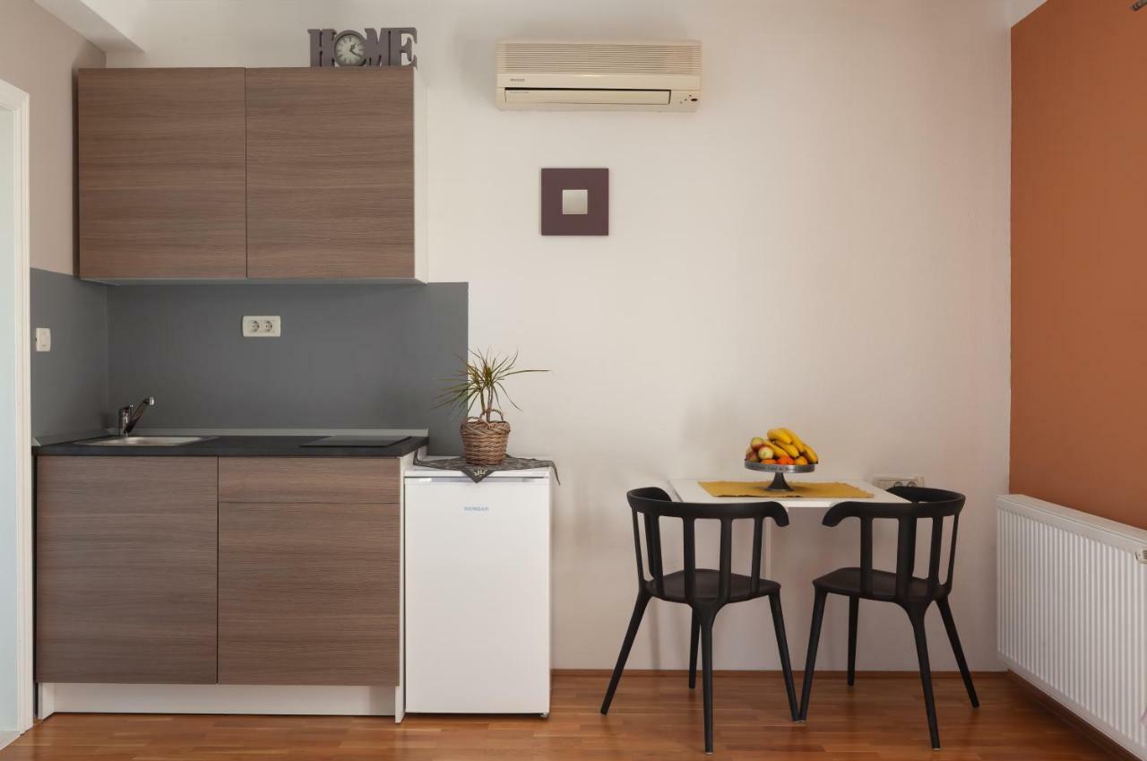 Waterfront Roko Apartment Подгора Екстериор снимка